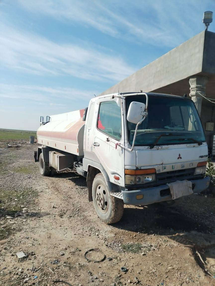 السلام عليكم للبيع تنكر ميتسيبوشي فوسو  سنوية بأسمي حمولة عشرة آلاف لتر كير ومكينة شرط لاصرف ولا بخار كهربائيات كلها شغالة إستفسار اكثر اتصل وادلل  *********** العنوان صلاح الدين تكريت
