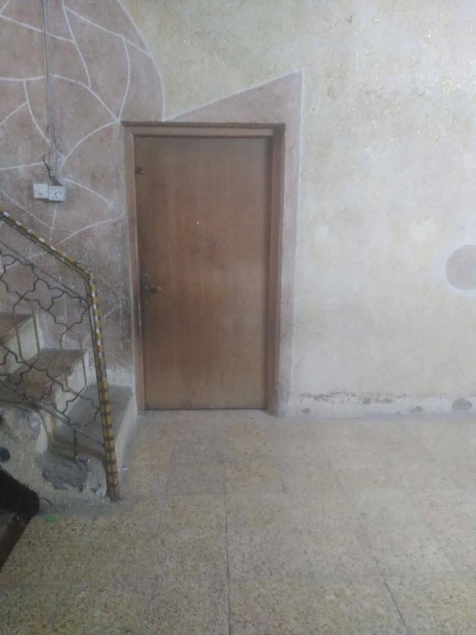 على بركة الله 💖
يوجد لدينا بيت للبيع 300 متر
بي 3 غرف واستقبال وصاله ومطبخ وصحيات 
بي مشتمل بي غرفتين ومطبخ وصحيات
السعر 255 وبي مجال 
العنوان/ النجف حي العسكري قرب الدفاع المدني خلف التجاري 
✅للاستفسار تواصل معنا خاص


**إذا كنت صاحب هذا الإعلان وتريد حذفه لأي سبب، رجاءا أرسل رسالة إلى الدعم الفني**