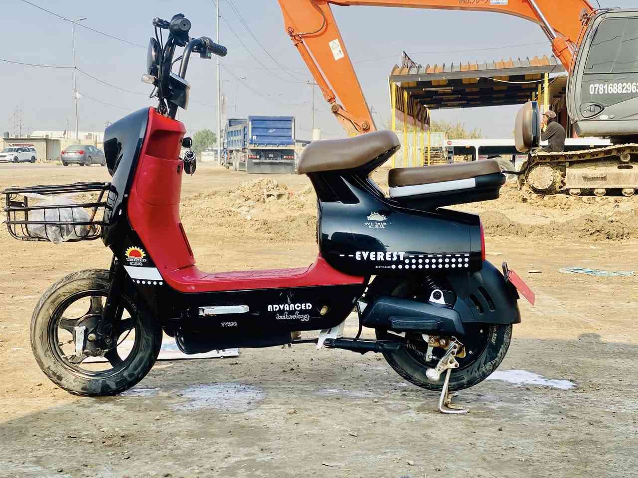 ‏سلام عليكم دراجة شحن فول مواصفات أربع نمر سرعته 50 توديك 40 كيلو دراجة فول مواصفات أربع بطاريات جداد ملفها 1000 تايرات جدد شاحنة جديدة لايت شغال زنون دراجة فول مواصفات بيها عطل بسيط ￼￼￼  السعر 200 وبها مجال مستعجل على￼بيعتها  ￼ الرقم*********** 💁
