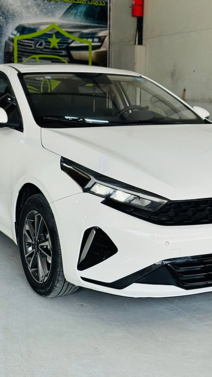 السلام عليكم
للبيع كيا k3 
موديل ٢٠٢٤
عداد ١٨ الف كيلو
فول مواصفات
بصمة 
سلايد
كشنات جلد
هاند بريك بصمة
شاشة 
كاميرا 
حساس امامي خلفي
مري شفط
السيارة مكفولة كفالة عامة من الضربة والصبغ والبارد
السعر ١٤٣ ورقة 
***********
***********
