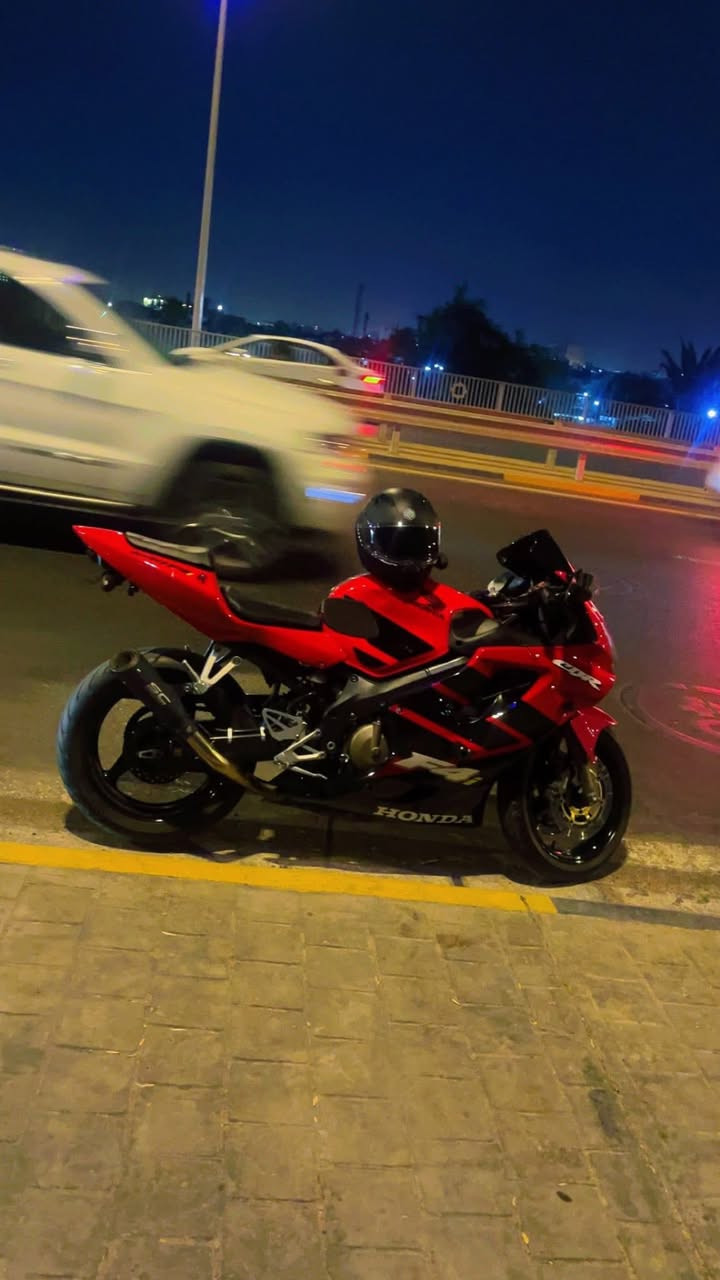 سلام عليكم بطح أفوراي الدراجه جديده وكفاله مكينه مامفتوحه كفراته نضاف منفيس موجود شلعته تخبل مكاني بغداد زعفرانيه سعره ٣٢وبيه مجال بسيط  ***********
