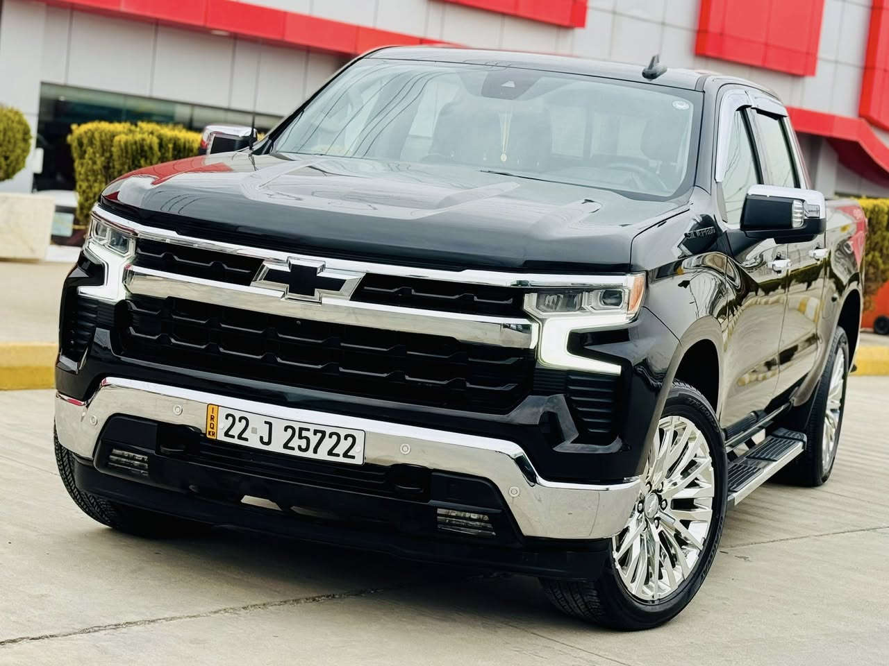 شوفرليت سلفرادو موديل 2023 وارد امريكي
المسافة المقطوعة. 36الف ميل 

بودي قصير باب خافي طويل 

الضرر 1 قطعة بدون دواخل وشاصي 

المواصفات LTZ

الفاصيل 

-فتحت سقف سلايد

-محرك 5.3 المرغوب 

-كير ارضي 

-كشنات جلد تدفئة تبريد +قاصة + خزن ميموري 

-شاشة 17 بوصلة ديجتال 

-عداد ديجتال 

_5كامرات محيطية 360 درجة 

-حساسات خلفي امامي مع مانع تصادم ورادرات 

بعد بي اهواية مواصفات اضافية 

الموقع /كركوك - سليمانية 

السعر 388 ومجال 

***********
