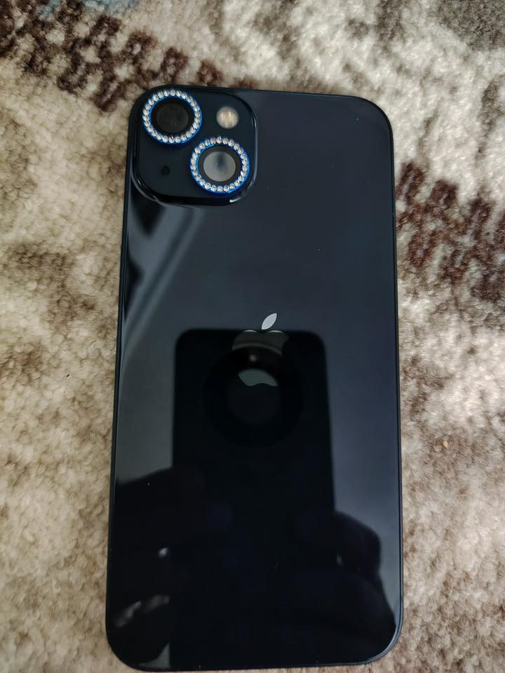 السلام عليكم ايفون ١٣ عادي صارلي شهرين ماخذته اي شي مبي الحريه الاولى ‭٠٧٧٥ ٠٦٠ ٣٠٩٠‬
