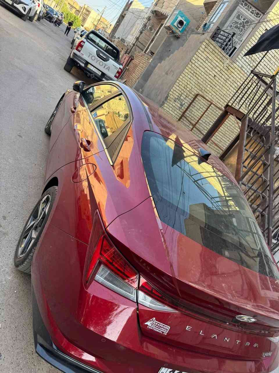 هونداي النترا 2023 هايبرد (بانزين +كهرباء) 
حره بغداد باسمي 
امريكي  حادثه باب وجاملغ خلف السكن  
لمتد فول اعلى فئه بالانترا  
المواصفات:
دخول ذكي
فتحة سلايد 
إنارة ترحيبية في قبضات الابواب 
صندوق ذكي يفتح عند الاقتراب 
رادارات 360  درجة 
نظام محافظة على المسار 
قيادة ذاتية 
شحن لاسلكي
حساسات خلفية
اضاءةاماميه 
بك لايت لد
داخل جلد 

تبريد و تدفئة المقاعد 
اضاءة دشبول الوان متغيرة ambient light
فتحة سقف
تبريد شاشة مناخين منفصلين 
شاشة معلومات كبيرة متصله
شاشة عدادات دجتل 
نظام صوتي سماعات 8 boss
اوتوهولد autohold
هاند بريك بصمه finger brake 
وضعيات قياده ( سبورت ، نورمل ، سمارت)
مراية وسطية تعتيم ذاتي 
‏ Abs &Esp
السعر ١٦٠ وبيها مجال
للستفسار ***********
