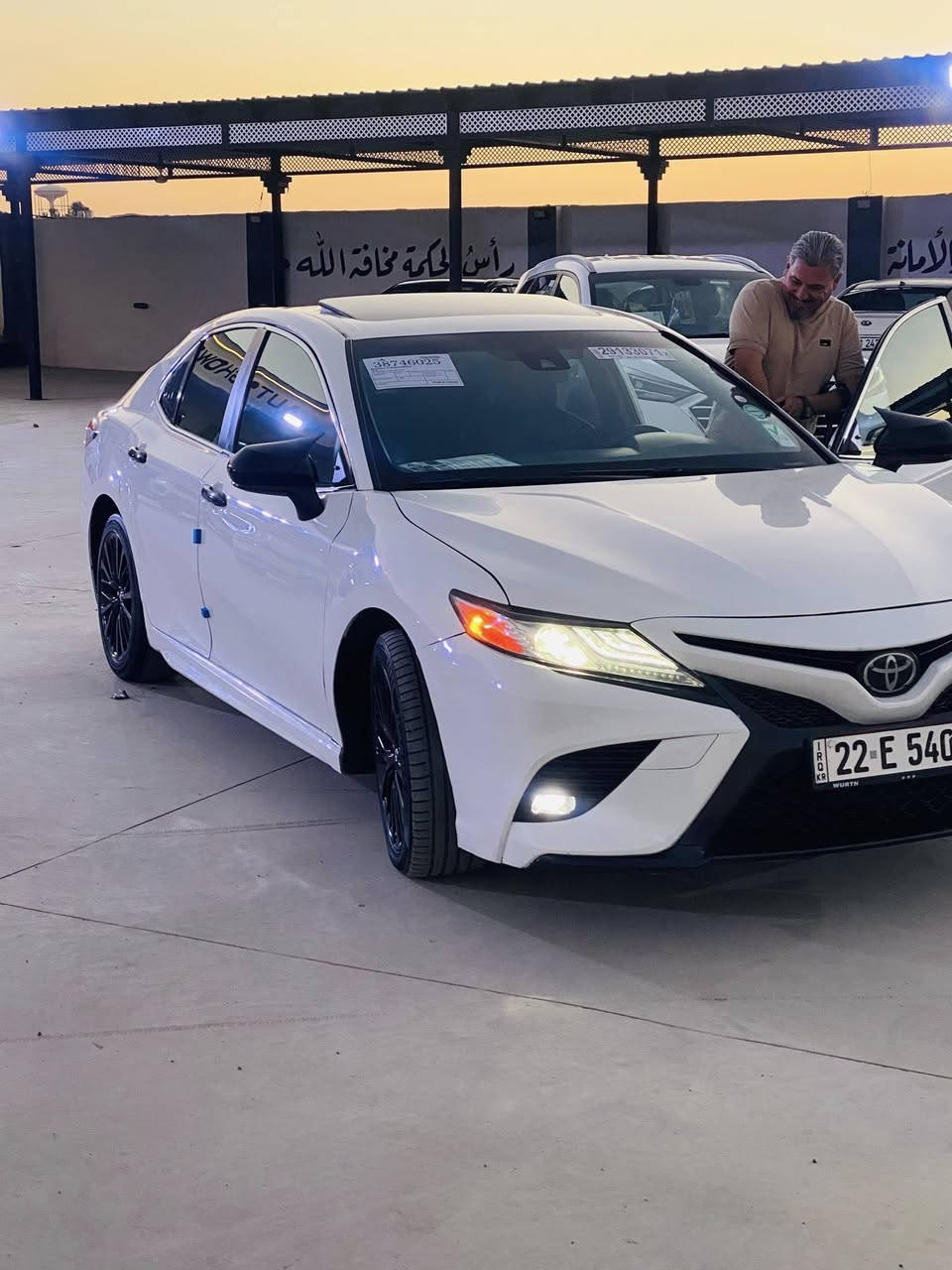كامري 2018 SE
سلايت 
كشنات جلد + كهربائي 
شاشه كبير 
تحكمات ستيرن 
ماشيه 100 
كير محرك شرط 
الضرر 3 قطع بدون دواخل 
الاستفسار ***********
مراجعه ادارة المعرض 
كروب معرض القيارة المركزي لبيع وشراء السيارات🚗
