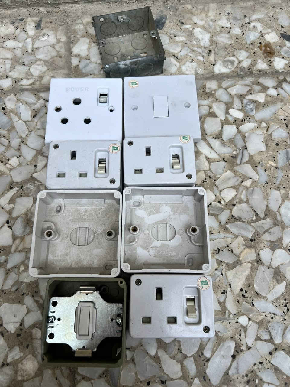 للبيع  الكل شغال 30 الف شلع  *********** بغداد مدينة الصدر
