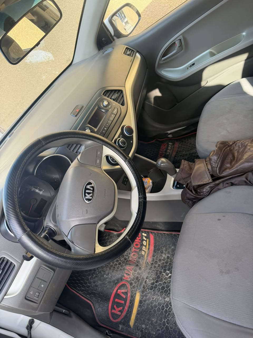 السلام عليكم
كيا بيكانتو 
2017 
بدون صبغ 
رقم اربيل دولي 
تحويل 
السعر 91
العنوان الدوره شارع 60 
***********
