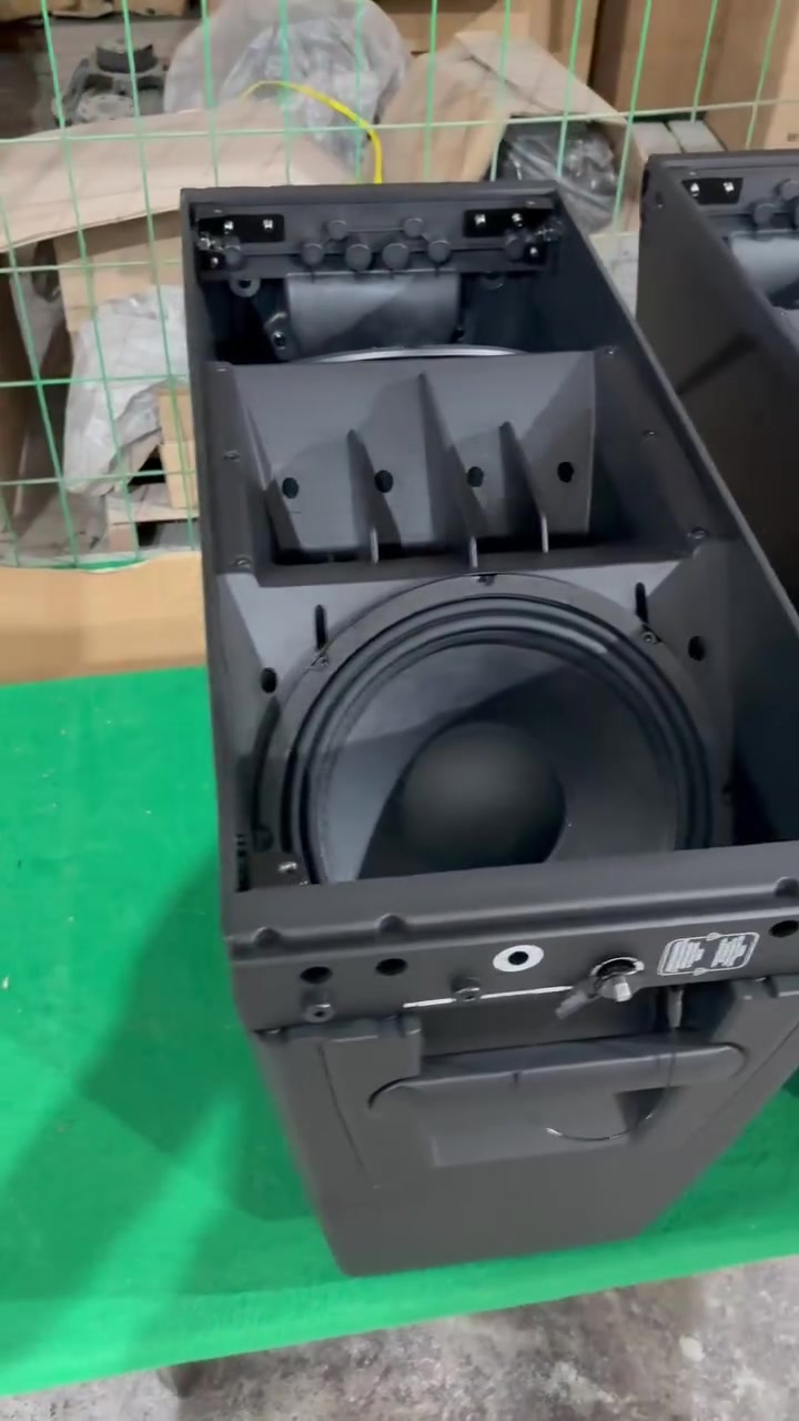 HDL20A,Dual 10-inch active linear array
📲DM us for more information
WeChat: +8613929093039
WhatsApp: +8613422621790 
#speakerfactory #linearray #MJAUDIO #matrizlineal  #proaudio #soundsystem #linearraysystem #fabricadealtavoces #professionalspeaker #linearrayactivo


**إذا كنت صاحب هذا الإعلان وتريد حذفه لأي سبب، رجاءا أرسل رسالة إلى الدعم الفني**