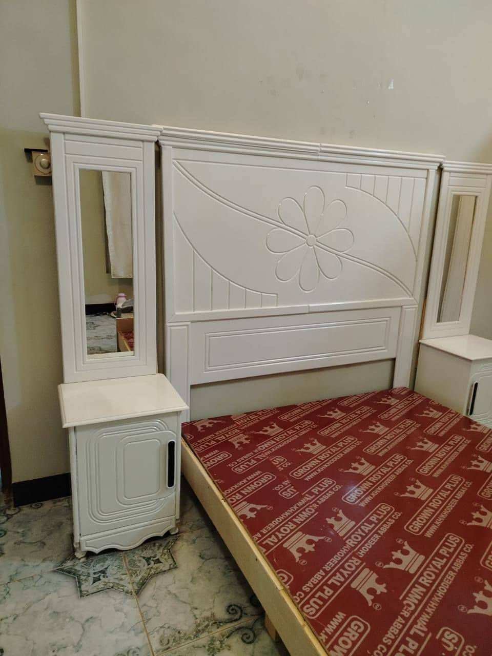 السلام عليكم
غرفه نوم مستخدمه ٢٠ يوم للبيع ٨ قطع مع شازلون وطابوريه خشب عراقي مصبوغه حراري بعدها جديده السعر مليون و٢٠٠


**إذا كنت صاحب هذا الإعلان وتريد حذفه لأي سبب، رجاءا أرسل رسالة إلى الدعم الفني**