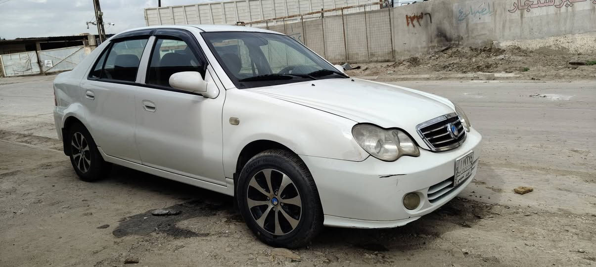 كصة قديمة بيها بوند فقط الباقي كله وضع شركة سياره نظيفة ما متعوبه وشرط التحويل وكابون بانزين بيها ماشيه 157 الف 
#السعر_54 وبيها مجال الطيبين
رقم الهاتف ***********
