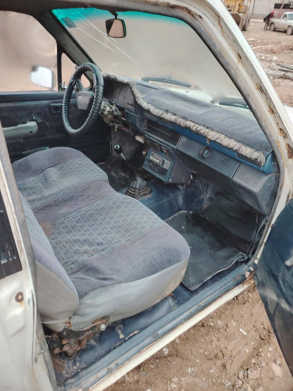 سلام عليكم بيكم 88 كروسيده محرك شرط شاصي شرط كير شرط مبيهه صبغ شرط العنوان موصل القاهره السعر النتصل علا ***********
