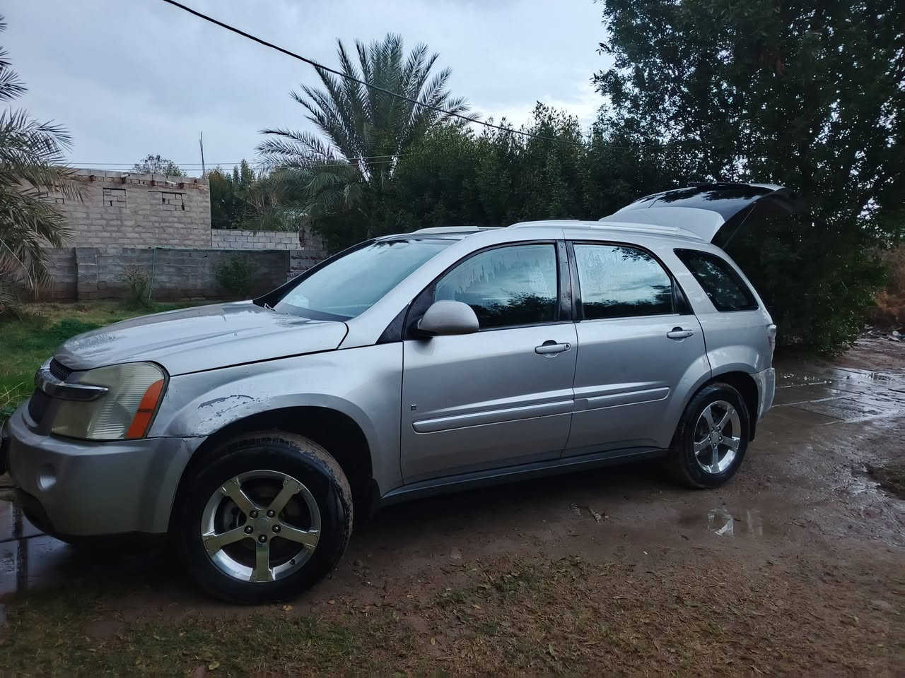 كوينكس 2007رقم اربيل وارد امريكي حادثه فقط جاملغ الامامي الايسر وبالعراق طخه بالاهلال جاملغ الخلفي
سياره حلوه مكينه جيده 6سلندرحجم 3400 وكير جيد ودواخل حلوه نقصهه فقط حداديه تعبانه واكو بعض الترتيبات البسيطه السعر 67 وبيهه مجال مكان السياره واسط نعمانيه 
***********
