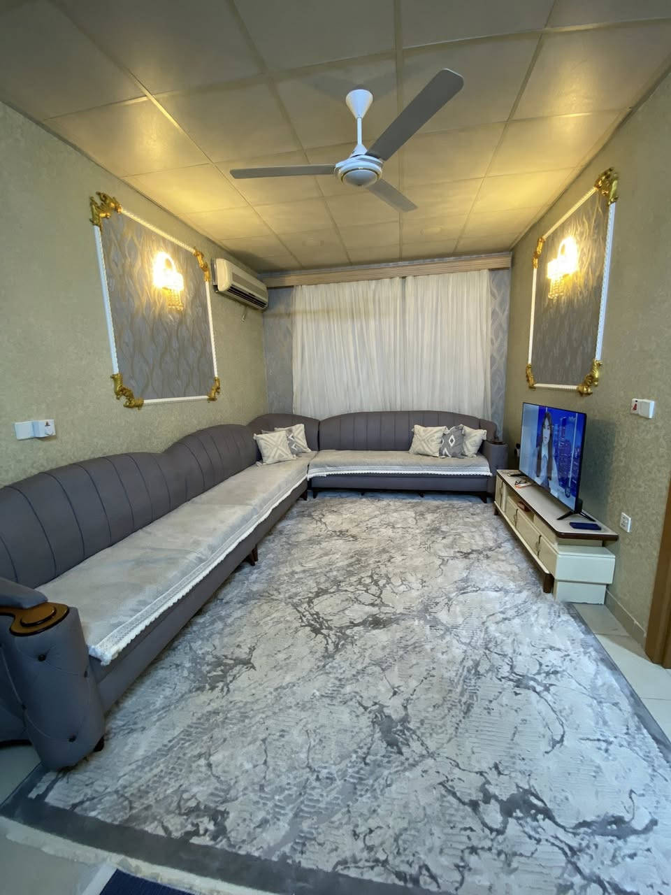 دار للبيع في مجمع بيتي الزون الأول المساحه 260 متر بالقرب من المدارس والخدمات مقابيل منتزه شارع 15 متر للاستفسار الاتصال على هذا الرقم ***********
