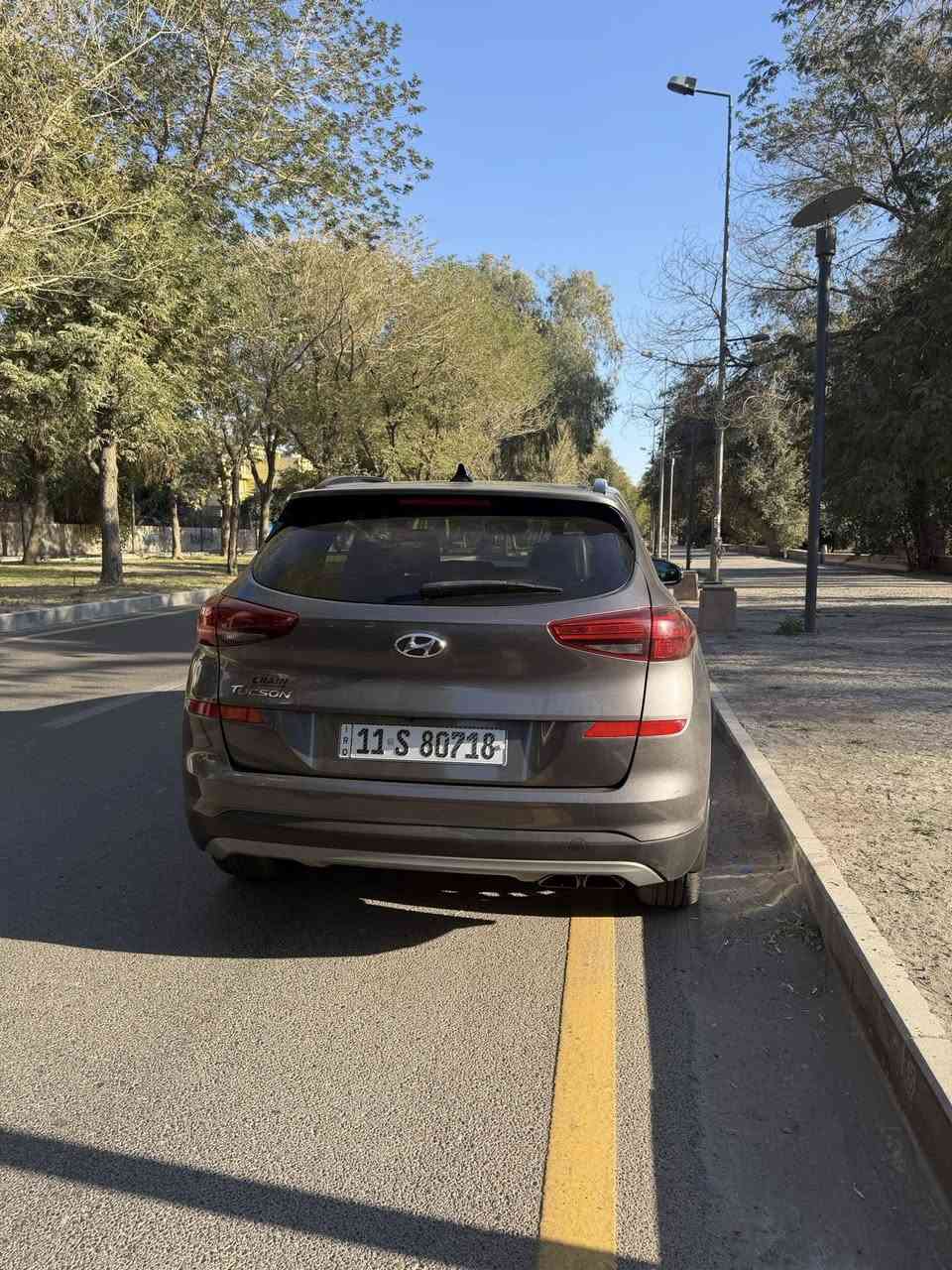 السلام عليكم 
توسان 2021 وارد امريكي فول مواصفات حادث خلفي دعامية مبدله نفس اللون بدون صبغ 
ماشيه 49.000 
مكينة 2400
كاميرات 360
بانوراما 
بصمه
كشنات كهرباء جلد تدفئه وتبريد
شاحن واير ليس
 لايت زنون 5 عدسات 
رادار امامي وجانبي 
سايد بريك بصمه 
صندوك كهرباء 
السعر 19.500$ 

***********
***********
