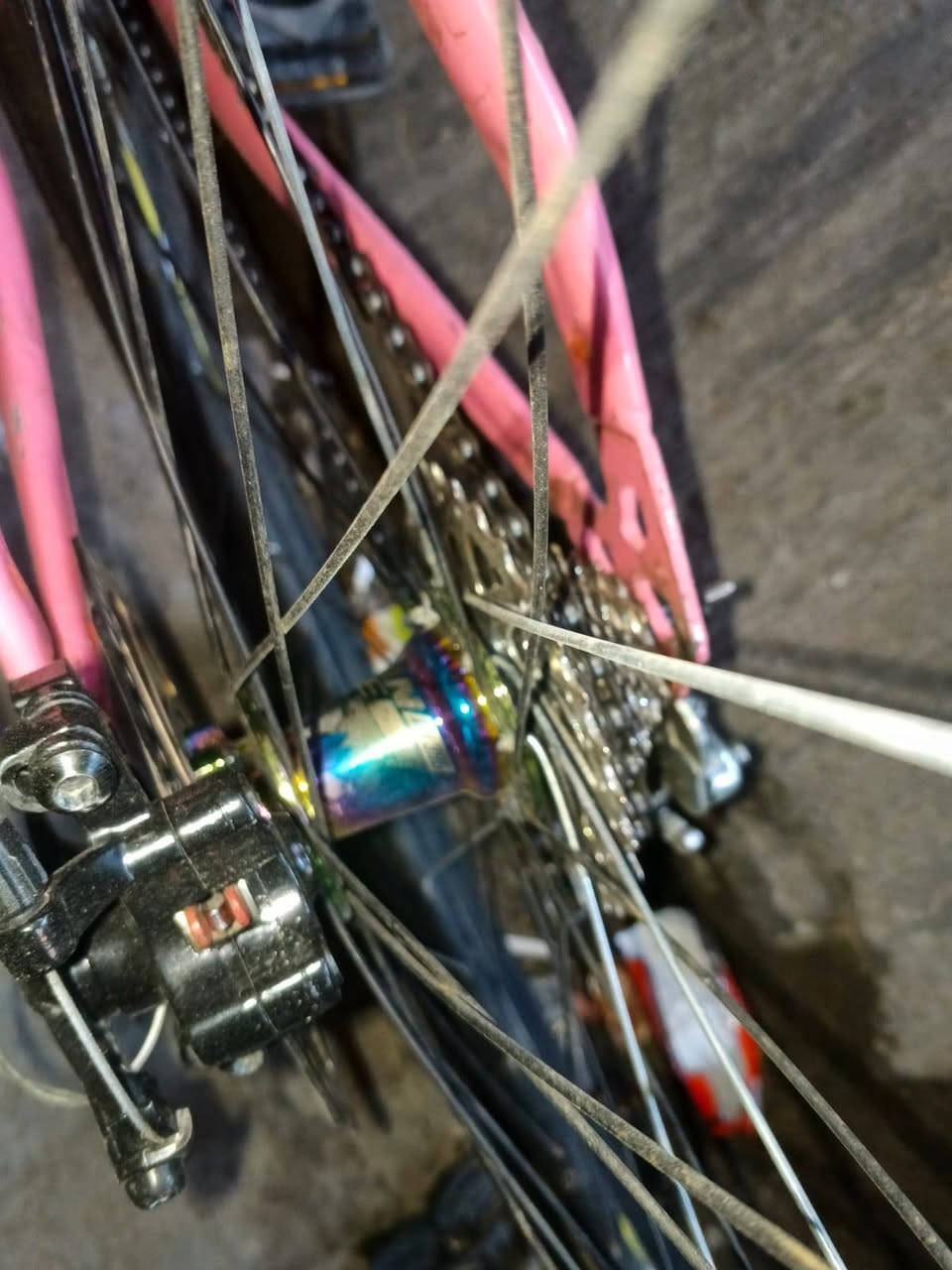 سلام عليكم بايك برازيلي للبيع 
البايسكل مزود التزويد
مكينه 9 نمر
وعكرب 9نمر 
الون مال البايسكل مميز وردي ماركه STB
و بطيخة مال التاير الخلفي جوكر سبع الوان طرب 36 سيم
و الستيرن رياضي 
و يدات رياضي 
و تايرات جدد جلاتين 
السعر 175 وبي مجال 
العنوان بغداد مدينه الصدر الكفاءات مجاور مطعم ميلانو 
توصيل ماعندي 
رقم الهاتف ***********
مو شراي لا تعبني
