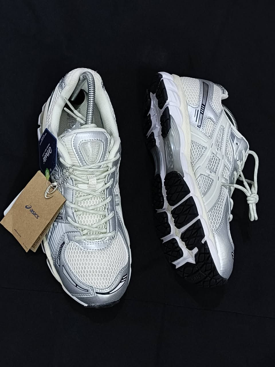 متوفر ثلاث قطع احذيه ماركه 
قياسهم 45 
قطع اصليه 
شوف الصور . 
والي تريده سعرها تفضل خاص او علق ع نفس القطعه


**إذا كنت صاحب هذا الإعلان وتريد حذفه لأي سبب، رجاءا أرسل رسالة إلى الدعم الفني**