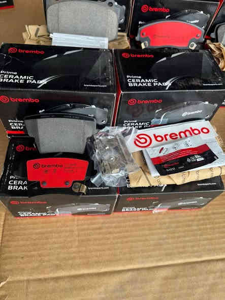 يتوفر لدينا 
دسكات برمبو _brembo اصلي وكاله 
مع ضمان حقيقي (50000 كيلومتر )
يتوفر لجميع انواع سيارات الامريكيه 
(جارجر +جالنجر +اوباما +جيب +دورنكو +تاهو +يوكن )
الفرع الاول السنك مقابيل كراج الغفران محل 
محلات محمد سليم 
الفرع الثاني شارع فلسطين تقاطع نخله قرب مطعم قدوري 
شركه جبل علي 
***********
