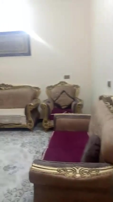 بيت للبيع المساحه ١٥٠  طابقين كامل من كلشي بناء ٢٠١٠  الموقع حي نزال قرب مطعم حجي حسين  السعر ٢٠٠ وقابل للتفاوض للاستفسار ***********
