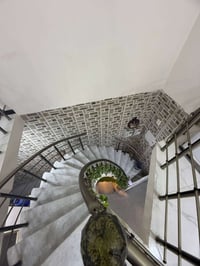 دار للبيع في حي الصحة قريب الكورنيش خلف سنتر ليمونة مساحة 100 م طابو ز...