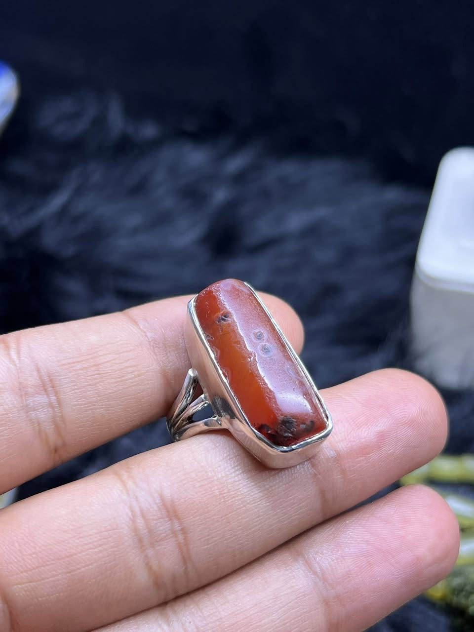 خاتم كصبه يماني عباسيه
فضة925

الشراي***********

المكان بغداد حي اور 

توصيل ماعندي
