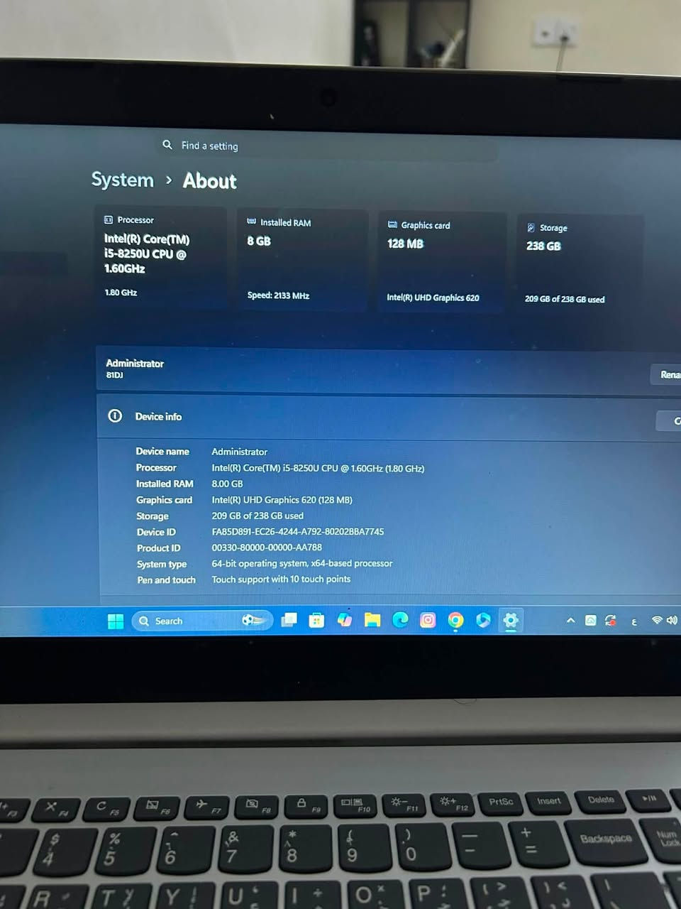 للبيع مستعجل لابتوب lenovo
i Device name  Administrator
Processor  Intel(R) Core(TM) i5-8250U CPU @ 1.60GHz (1.80 GHz)
Installed RAM  8.00 GB
Graphics card  Intel(R) UHD Graphics 620 (128 MB)
Storage  209 GB of 238 GB used
Device ID  FA85D891-EC26-4244-A792-80202BBA7745
Product ID  00330-80000-00000-AA788
System type  64-bit operating system, x64-based processor
Pen and touch  Touch support with 10 touch points
 lenovo لمس لمس الشاشه لمس 
السعر 475 قفل 
الرقم *********** وتساب
