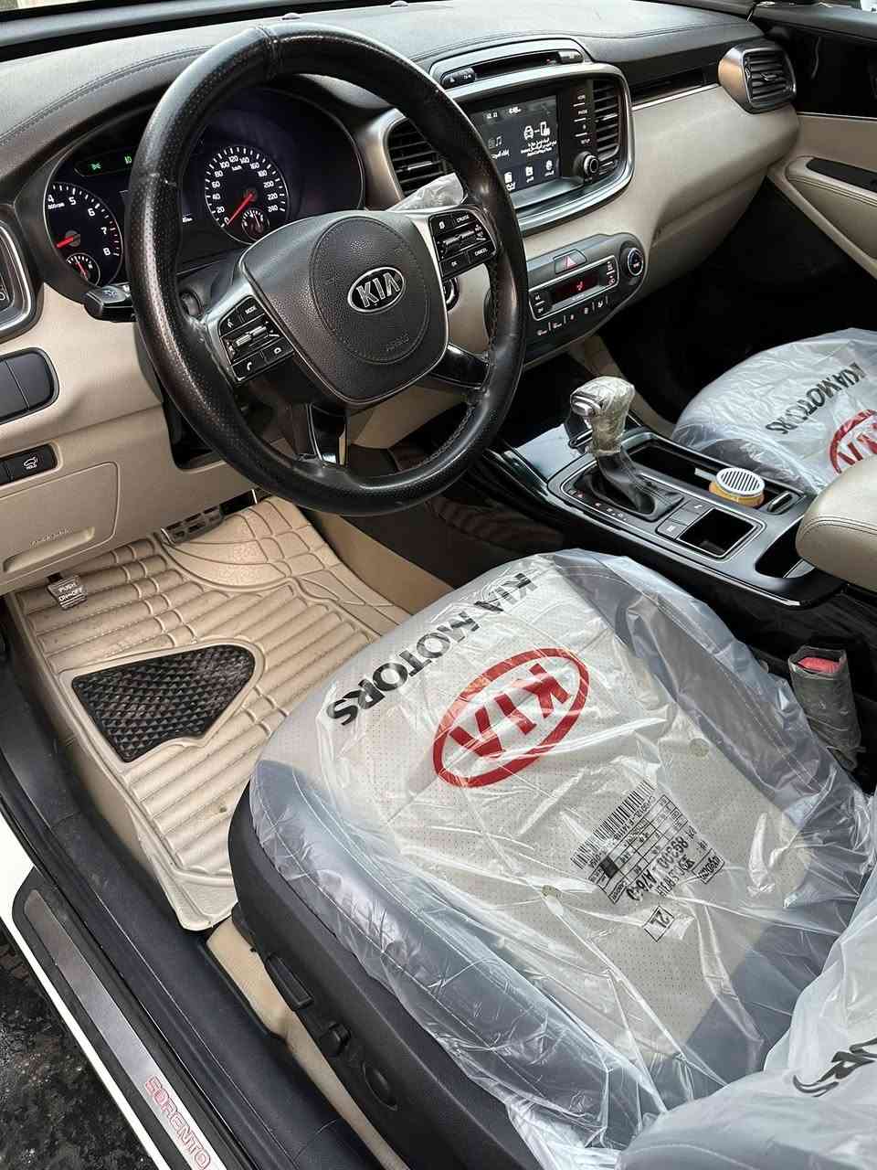 كيا سورنتو خليجي
موديل 2019 شكل 2020 

فول مواصفات  عده البنرامه

رقم بغداد الانكليزي وبأسمي 

محرك ٦ سلندر3.500

تشغيل بصمه

كشنات جلد لونين 

كراسي كهرباء جلد لونين 

7راكب اسبير مانزل

چنطه كهرباء

حساسات امامي وخلفي

لايت زنون ابلاد 3 عدسات 

وبعد هوايه مواصفات واضحه بالصور

مكفوله عدا شخط بل باب الخلفي ومكحل  

ماشيه  78 الف 

رقم  ***********

السعر المطلوب 255وبيه مجال مكان السياره حله بابل قرب العلويه شريفه ع
