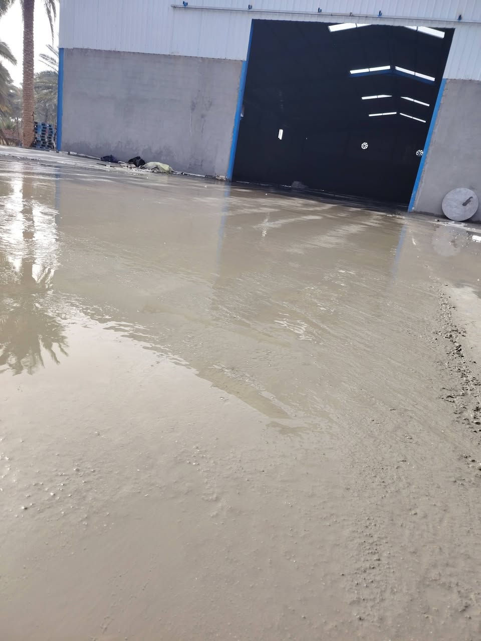 #شركه الضامن ضمان حقيقي
 الدقّة تبدي من الأرض
صقل احترافي بآلات حديثة يخلّي الأرضية مرآة ✨
قوّة بالأداء… نعومة بالنتيجة.دك قالب حديد مضبوط
فرش نايلون + BRC حسب المواصفات
سحب مسطرة بدقّة عالية
تنفيذ هندسي يضمن
قوّة تحمّل • استواء مثالي • عمر أطول للأرضية
العمل تحت إشراف مهندس
*********** 
***********
***********
