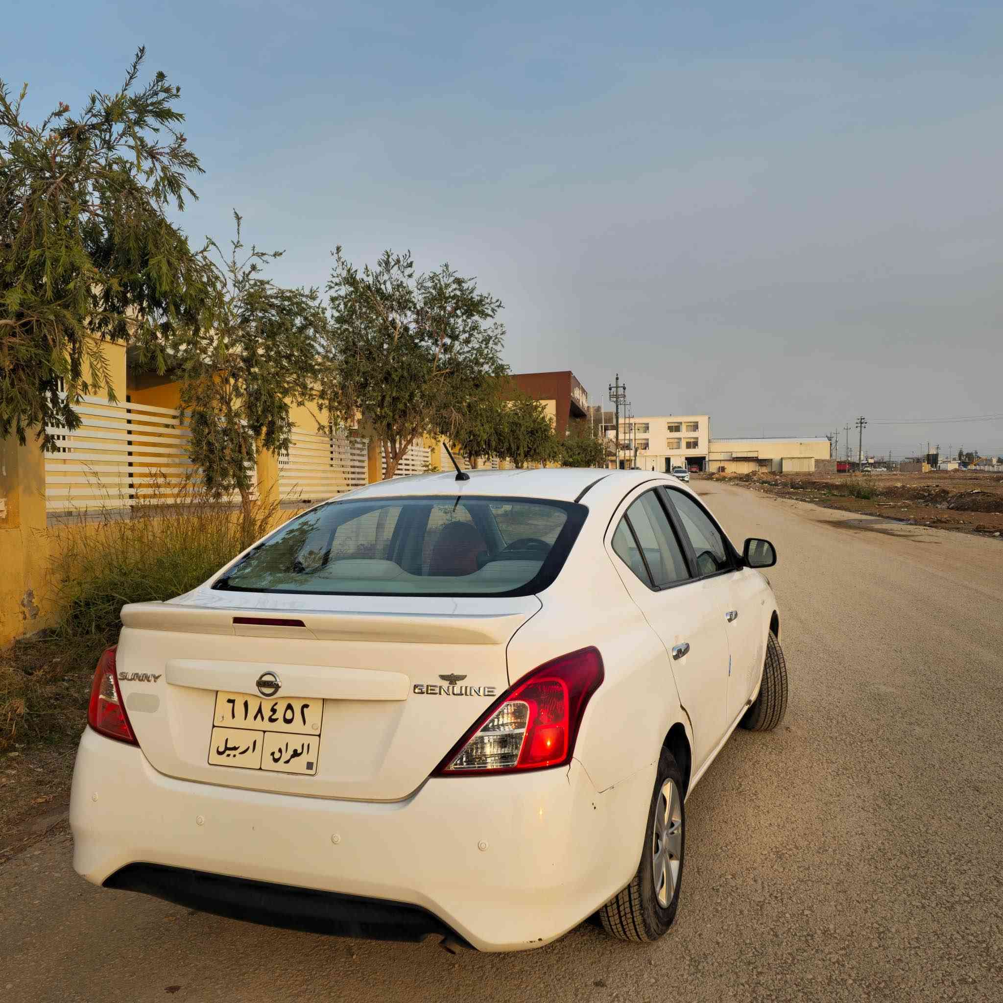 نیسان سنی مۆدێل  ٢٠٢٠ 
ببێ بۆیاغ  جاملغی  لای سەکن لەگەل دەرگای سەکن  هەندێک ساردەکوتی هەیە 
سەیارەکە خاوێنەو گێرو مەکەینەی  بە شەرت  سەیارەکە ٩١ هەزار رۆشتووە  
لە واتس ئاپ  تێل بۆ ئەم رەقەمە بکە *********** أربيل, العراق
