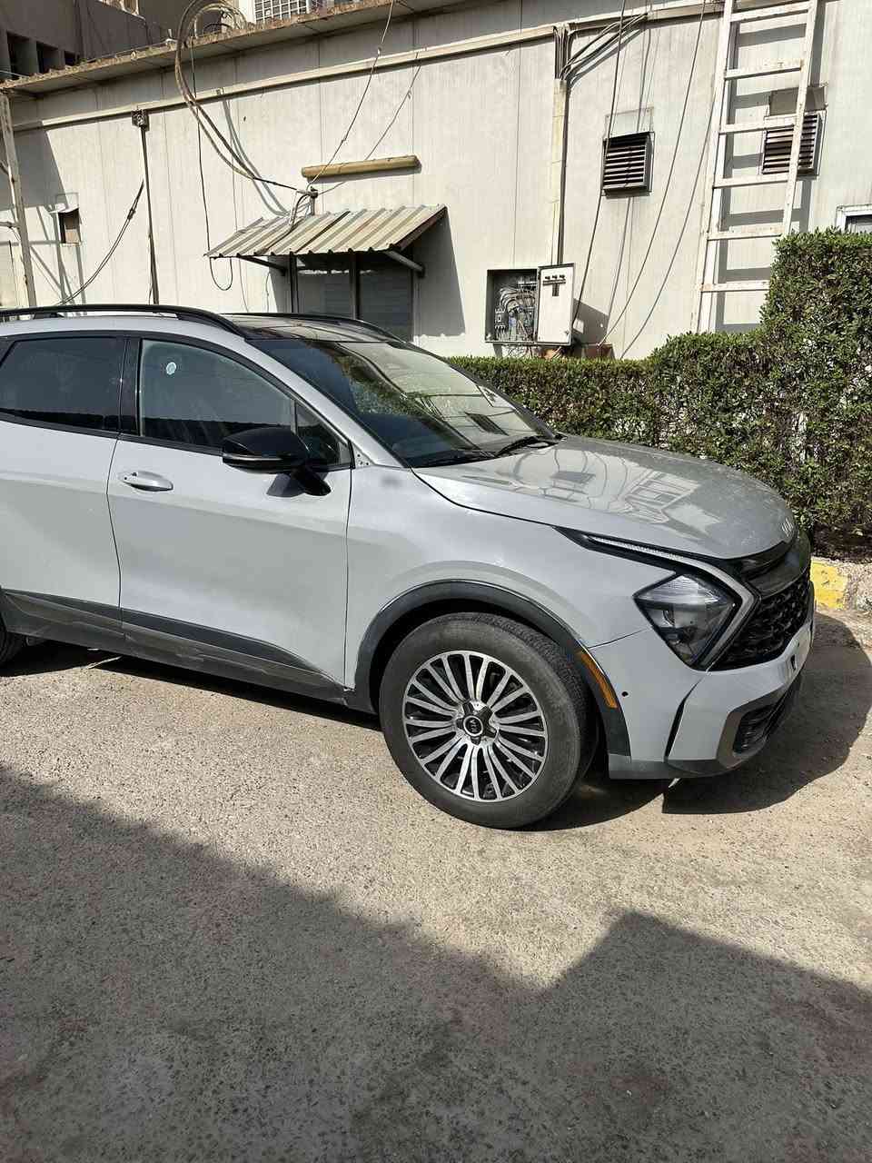 السلام عليكم
كيا سبورتج اكس لاين موديل٢٠٢٣ 
لون اسمنتي 
مكينة 2500
بصمة 
بانوراما 
فول كشنات جلد كهرباء تدفئة 
شاشة كبيرة متصلة 
حساس امامي خلفي 
شحن وايرليس
رادار مانع تصادم
جنطة كهرباء
تشغيل عن بعد
تحديد مسار
بية ست قطع صبغ صور الحادث واتساب
مكفول من الكص 
السعر 155
***********
