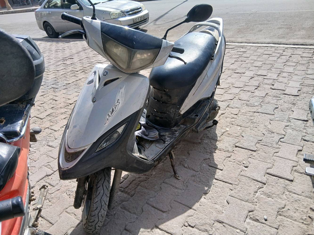 سلام عليكم دراجه ماكس 140 
الدراجه شوي تعبانه ناقصهه شغلات
الشعب حي اور 
