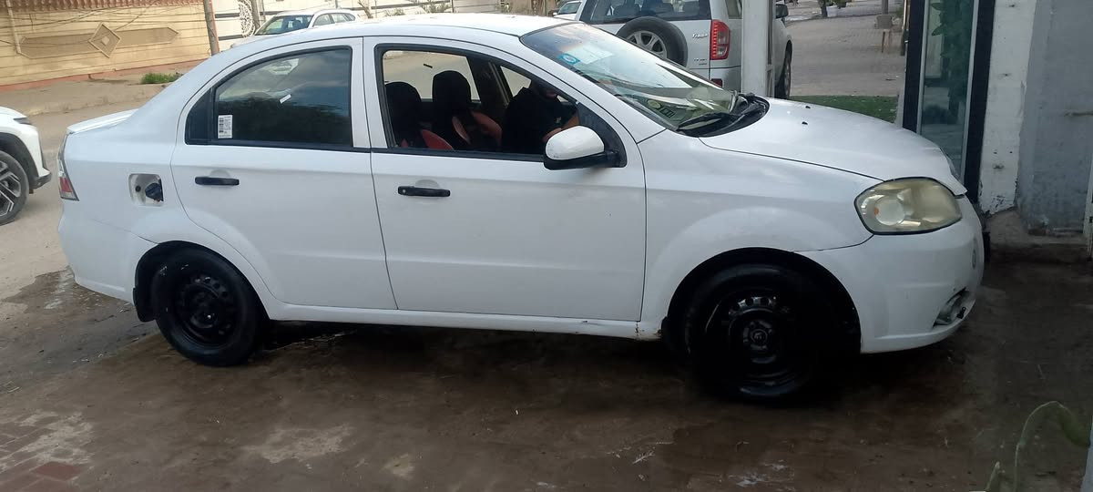 سلام عليكم 
افيو للبيع مديل11 محرك مفتوح 1600
كير ومحرك مكفولات 
حداديه جديده 
تبريد شغال 
رقم بصره مشروع وطني 
سنويه 2030
بيها رشات صبغ وبارد بدون دواخل
مكان السياره نجف كوفه
السعر 61 وبي مجال
للتواصل ***********
