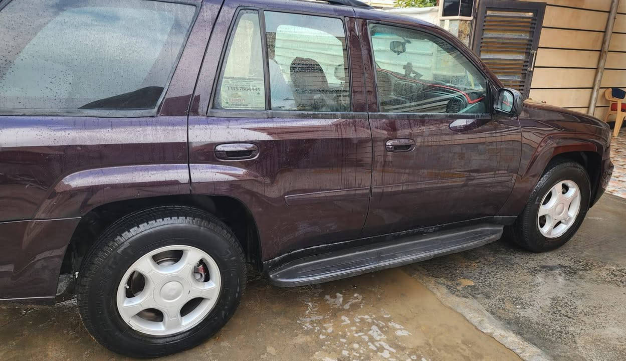 ترل بلايزر
موديل 2009 صبغ قطعتين جراد
محرك قبق ابيض كير ومكينه بشرط
حداديه امامي وخلفي جديد  طخم تاير جديد
رقم دهوك قديم عليهه غرامات 14ورقة تنزل من مبلغ السيارة  
سعر 110ورقة بيه مجال 
مكان السيارة بابل المسيب
رقم تلفون ***********
               ***********
