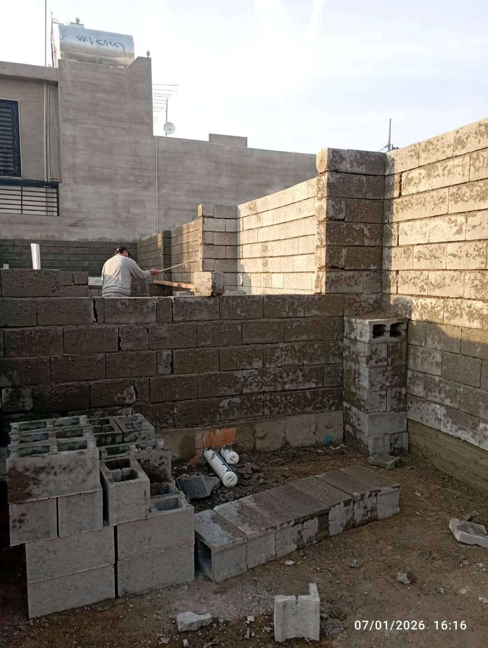 اسطه بلوك متفرغ حاليا مكان العمل بغداد كرخ ورصافه اخذ ل1000بلوكه ب400 شغل درجه اولى رقم الهاتف ***********
