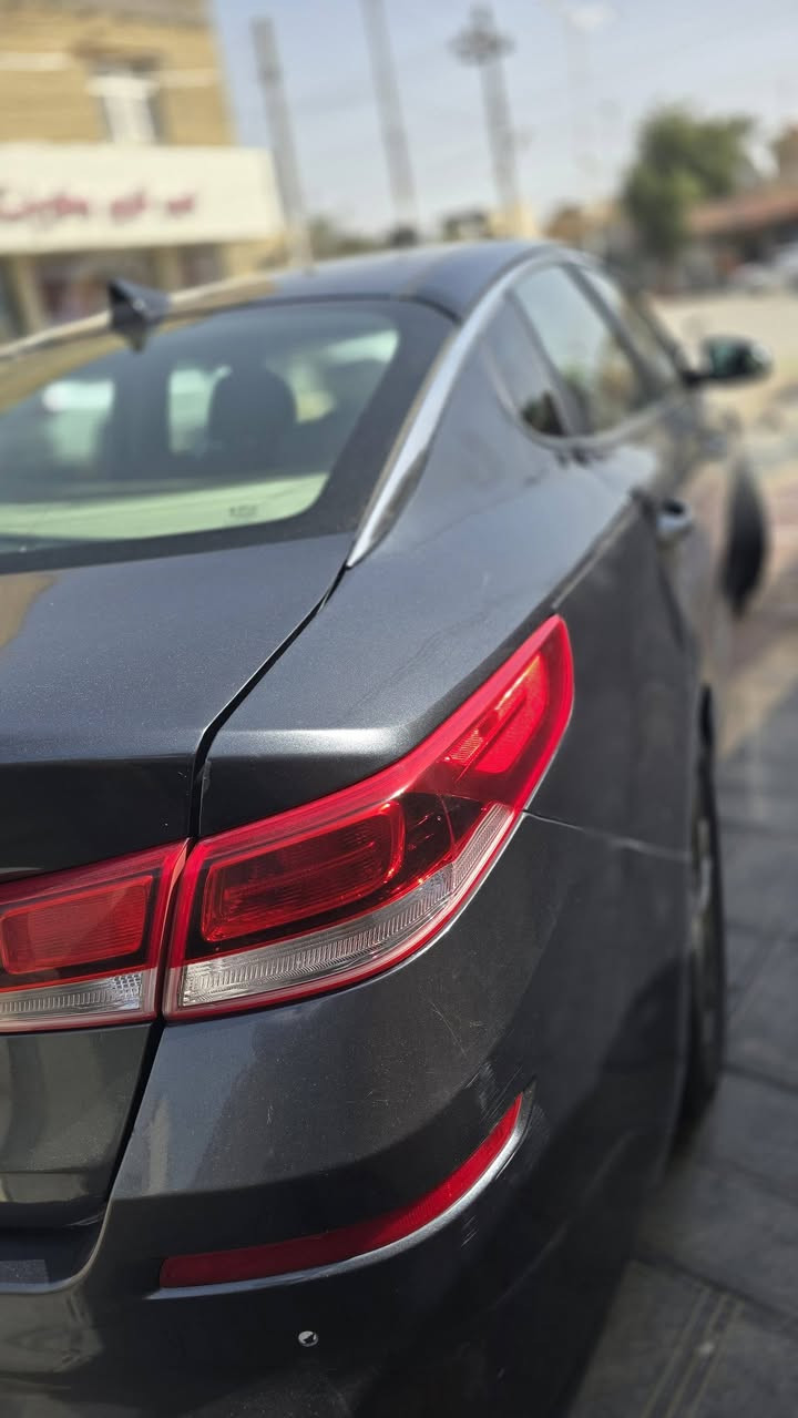 كيا اوبتما 2019  وارد امريكي
ماشيه 54 
رقم بغداد انكليزي  بإسمي 
سنويه جديدة 
الضرر جاملغ خلفي و قبق الجنطة 
مكينة و كير  مامفتوحات 
اشارة بالمراية 
رادار جابني وأمامي 
مثبت سرعة 
قياده ذاتية
شاشه كبيرة 
السياره جديدة و حلوة و جاهزة من كل شي  
السعر  138 $ 
*********** 
المكان ذي قار الشطرة
