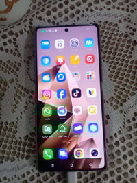 شاشة أصلية • وكالة • نظيف