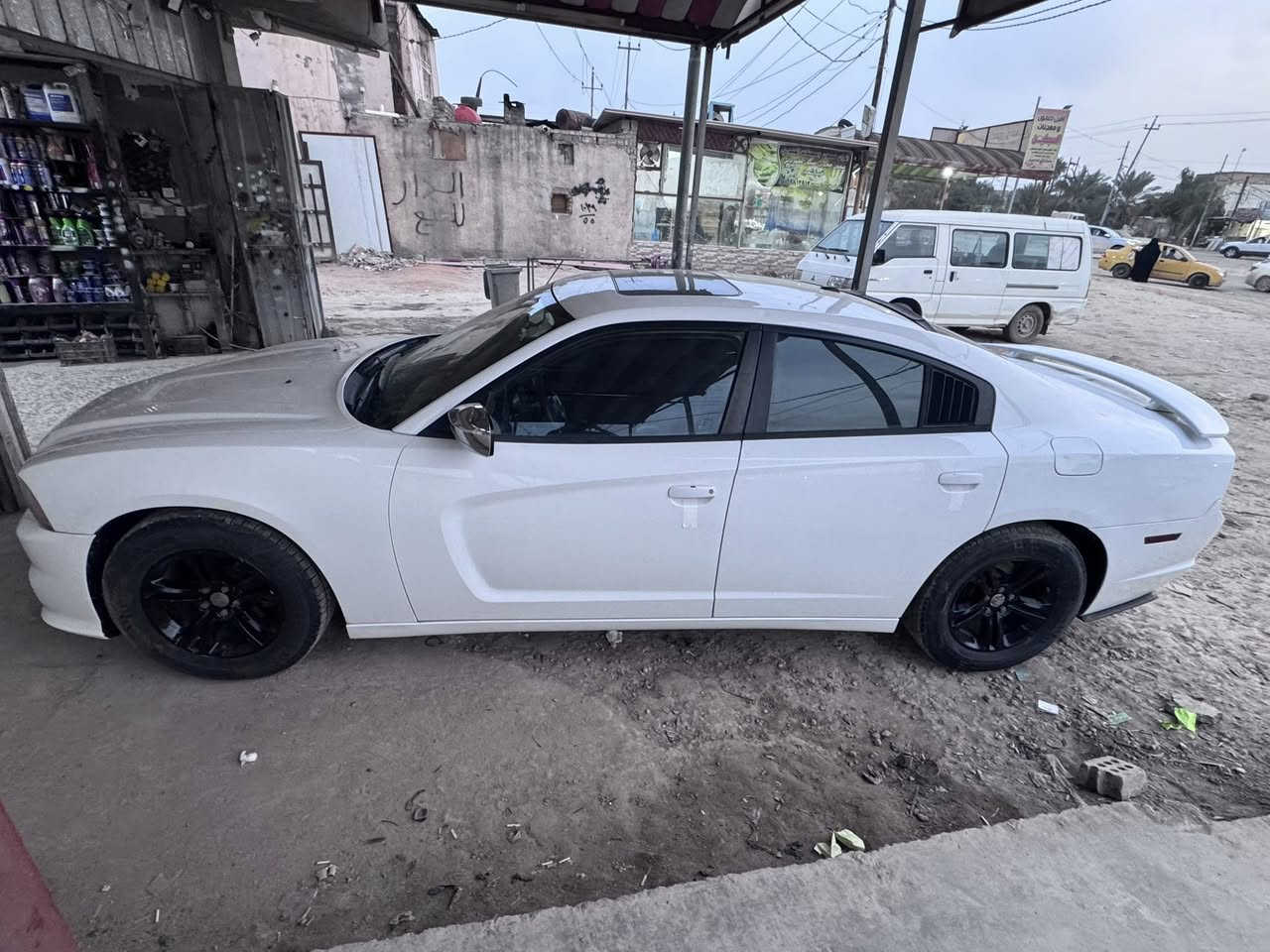 جارجر 2011 السياره نضيفه جداً واستخدام شخصي
حادث فقط جاملغ ومبدل نفس  اللون وشبر صبغ بالبنيد 
شرط بدون شاصي او لغد او اي طخه داخليه 
مواصفات فتحه وتشغيل عن بعد مكينه 3600
رقم اربيل انكليزي
سنويه جديده 
السياره بالواقع احلى من الصور بهواي 
مكان السياره الديوانيه

السعر 150 وبيهه مجال بسيط 
للاستفسار 

***********
