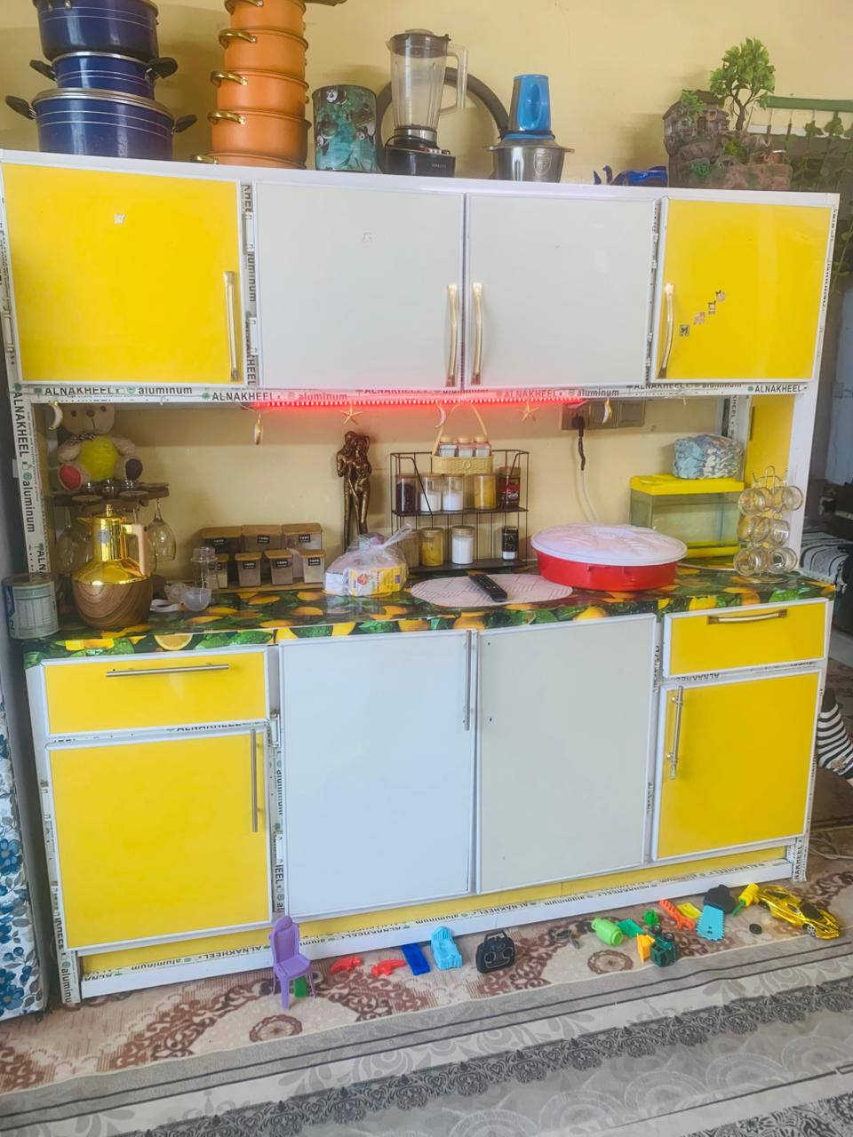 سلام عليكم كاونتر تزكام جديد جبير حيل طابقين وسنك كاونتر جديد بس رايدين يشيلون وما عدهم مكان سعر مناسب 250وبي مجال واني خادم للشراي مكلف بنشر وهذ رقم التلفون ولخاص مفتوح ***********
