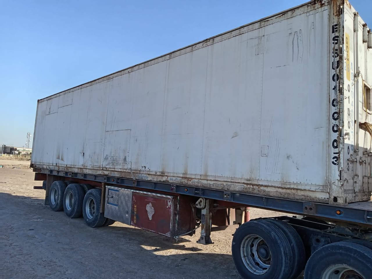 لبيع حاويه ***********
