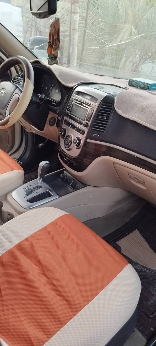 سنتافيه موديل 2011  بصرة  باسمي تحويل مباشر السنوية الى 2027
مكفولة بس بيه ضربة بالجاملغ عالبارد وبيه رشات خفيفه اثر شخوط

 4 سلندر المحرك 2400 مبدل جديد قبل شهر و مكفوله گير والمحرك جديد 

سبعة راكب 

وتبريد شغال ثلاث قطع 

سيارة نظيفه على ايدي 

السعر 142 وبيه مجال للشراي

الرقم ***********
