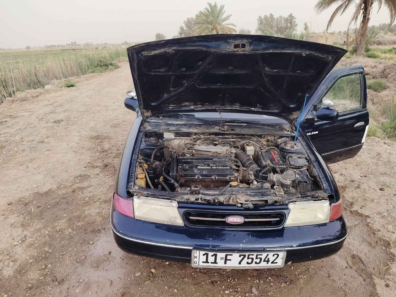 سلامه عليكم سياره سفيه لبيع رفم جديد  هزه جديده سياره بسمي مداور ثاني لاتنقيص ولا تبخير حداديه جديده خلفي  ومامي باتري فيت بم جديد سعر ٣٥ وبيه مجال سياره وتماتيك مكينه مسكر *********** غير متواجد على فيس
