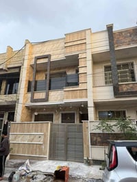 بيت للبيع الشعب التجار منطقة الضباط خلف مطعم حجي وليد   المساحة 100 م ...