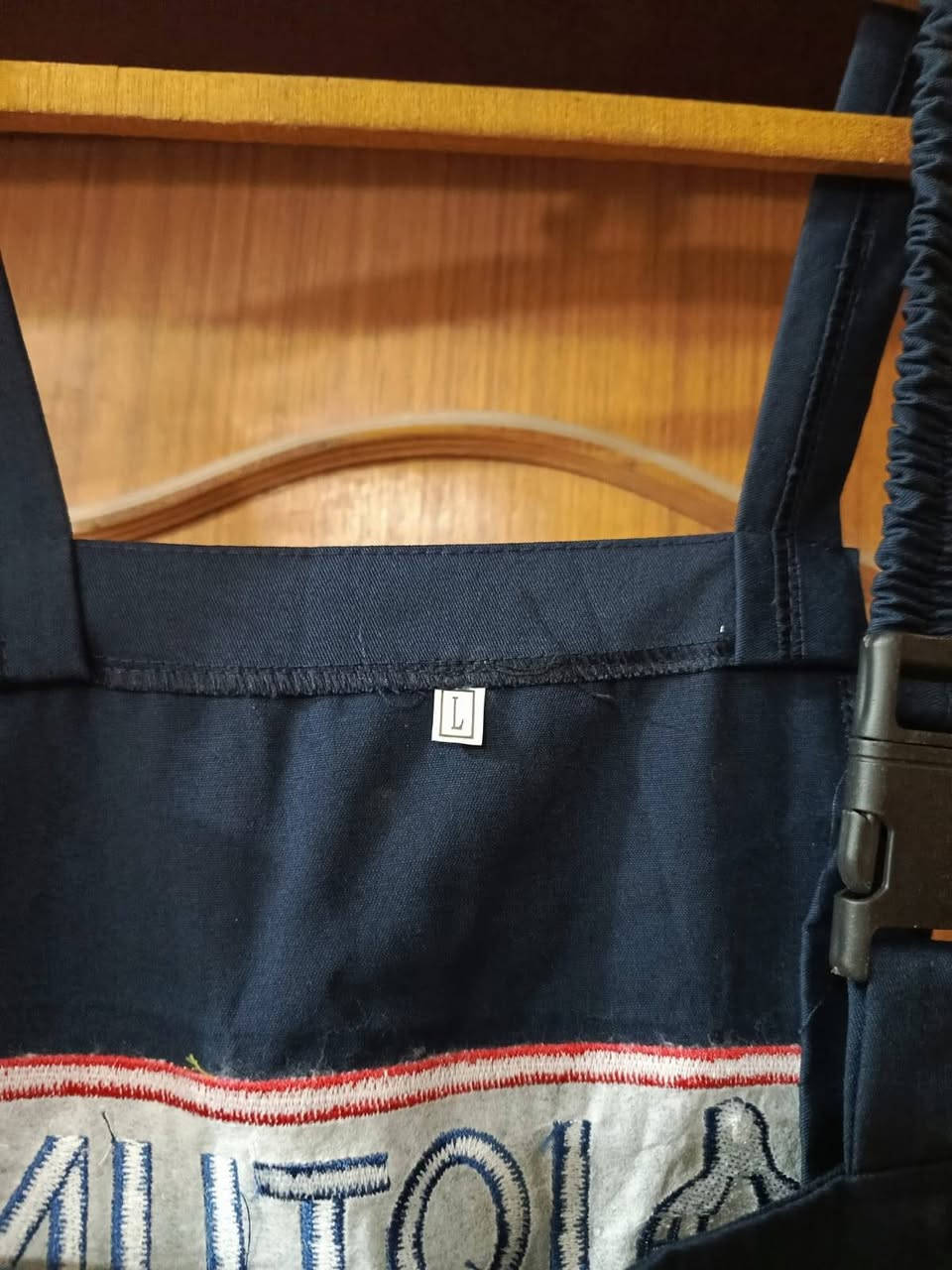 للبيع بدلة عمل جديده قياس لارج *********** بغداد وبسعر مناسب
