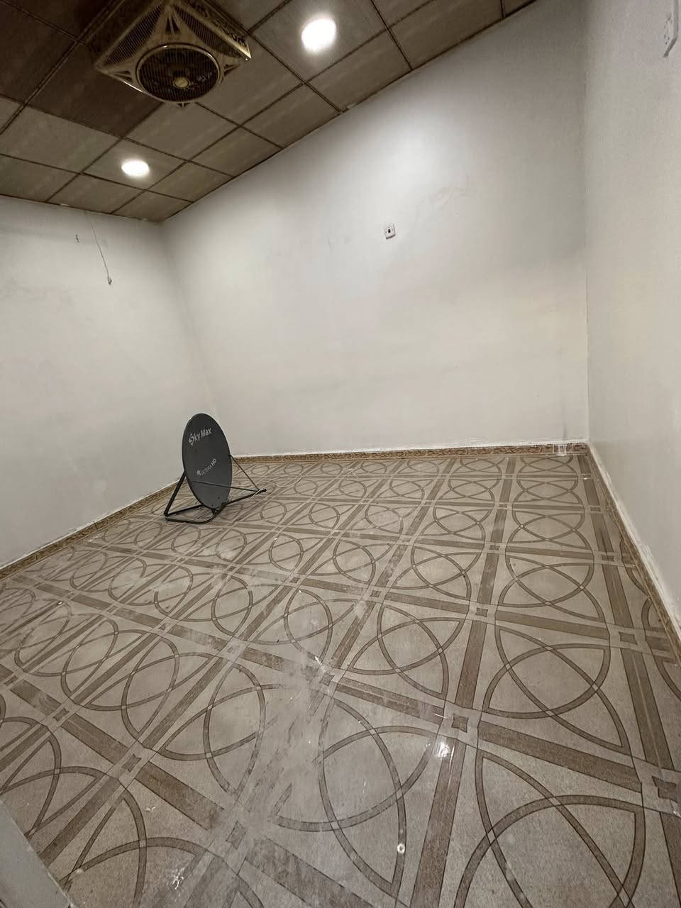 اللايجار✨
————
يتوفر مشتمل لايجار طابقين 
حي الزهراء طابق ارضي صاله ومطبخ وصحيات وغرفه وطابق ثاني غرفتين 
ً
ً
الاستفسار 
تصال على رقم هاتف
 *********** / عنوان لمكتب حي زهراء يم مستشفى نفط عقارات ابو انور 
————————————————
ملاحظة / لجميع زبائن عقارات ابو انور يتوفر جميع انواع العقار تجاري وسكني ويتوفر بنايات تجارية ومميز وبسعر معقول بوارد مميز جدا لبيع وايجار / يتوفر بيوت وشقق محلات طوابق مفتوحة لايجار ولبيع كذالك 
.
.
نستقبل جميع عروضكم عقارية لبيع وايجار
