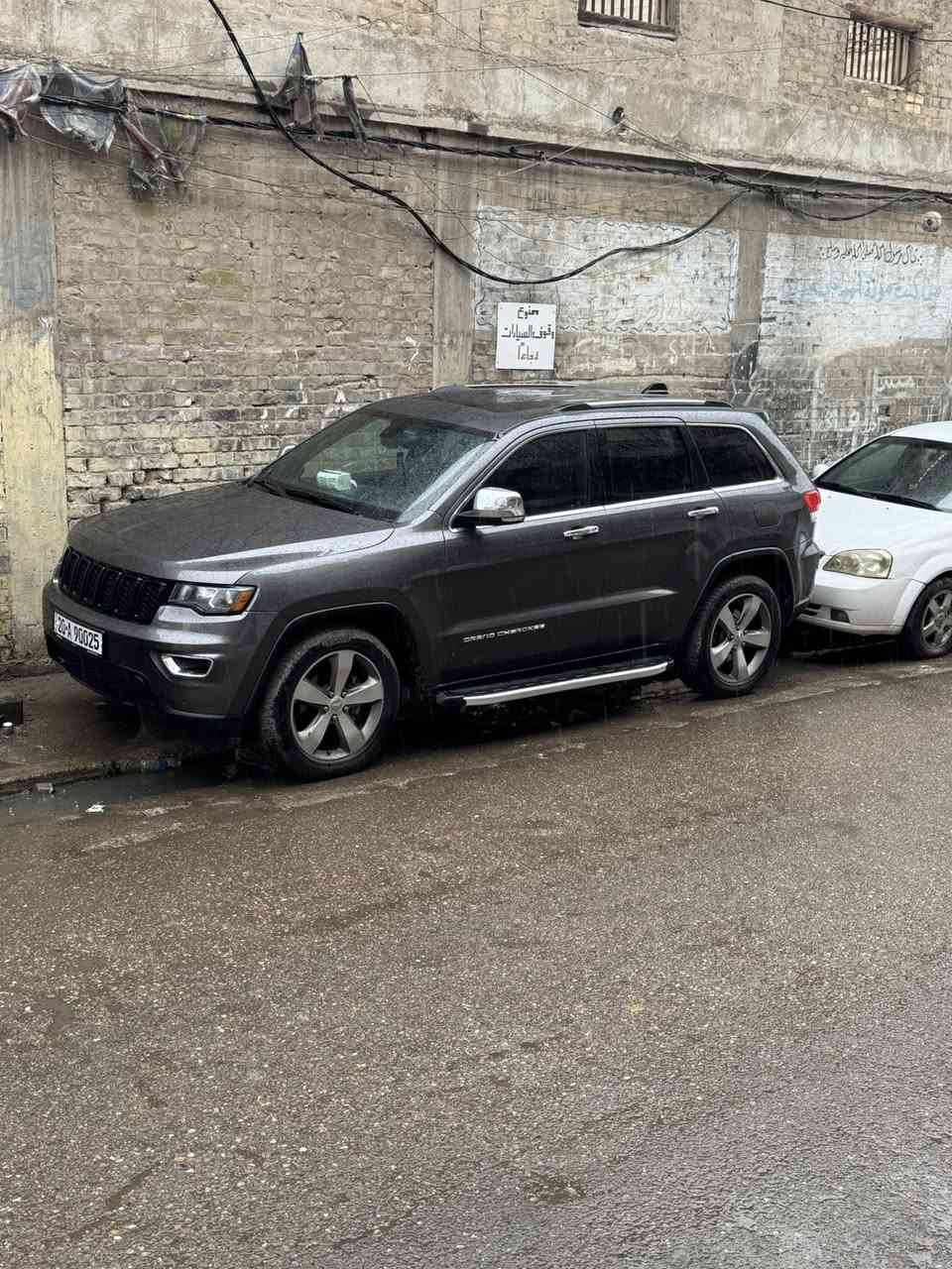 ‏يا الله للبيع جيب ‏موديل 2015 فول  او امراوس بيها صبغ اربع قطع  رقم اديالى تحويل ثاني يوم حادثها جاملغ او بنيد بدون دواخل سياره حلوه او جدييده الصدرجديد مكان السياره بغداد الكرخ مديل سعر السياره ١٦٥   ***********
