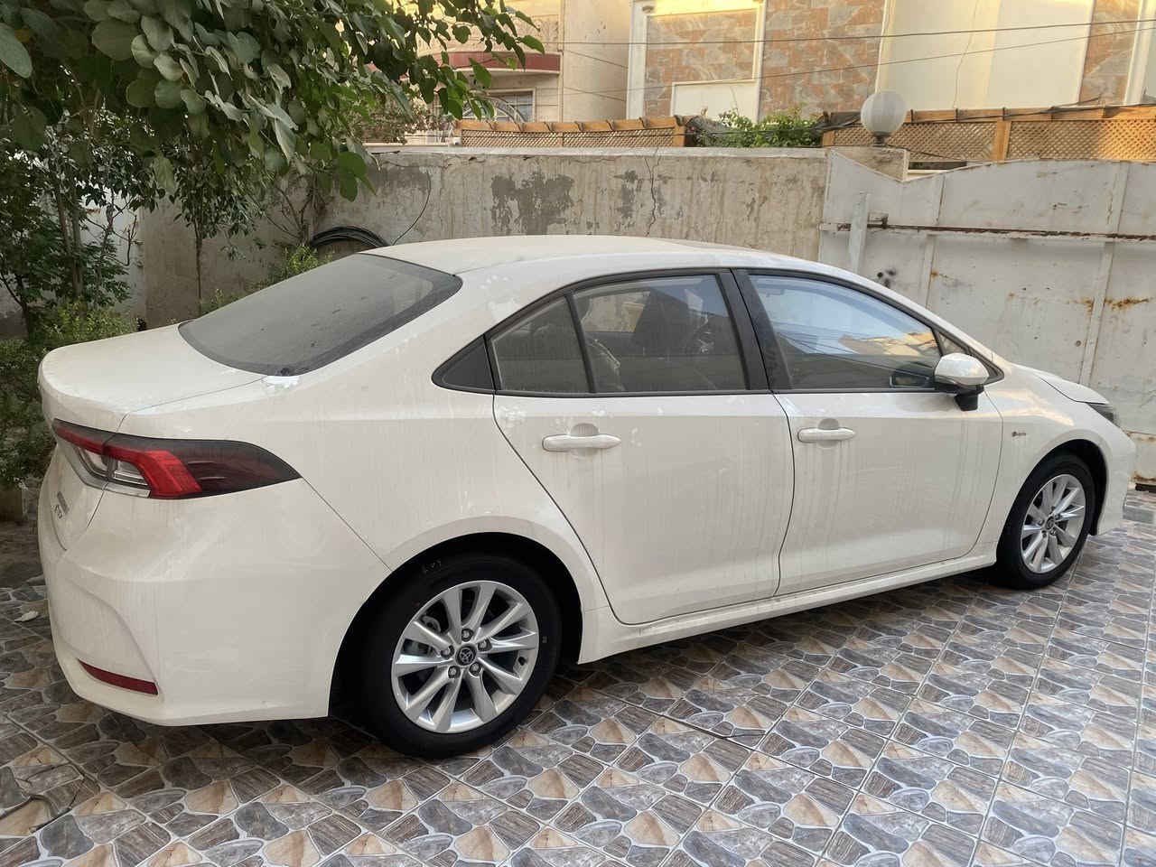 السلام عليكم
كورلا 2025  فول مواصفات فتحة 
مرقم بغداد باسمي مثبت لوحات 
ماشيه 5 الاف السيارة جديدة ومكفولة من الشخط
مكاني الديوانية ام الخيل رايده ب162
***********
