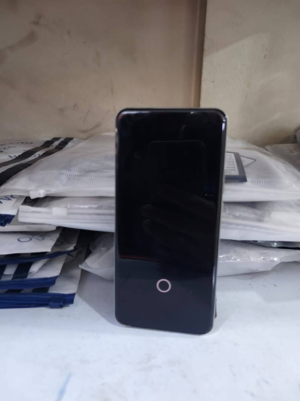 Xiaomi 15 Ultra
شاومي 15 الترا نسخه عالميه 

جهاز غني عن التعريف مواصفات قويه جدا

ذاكره /512

رام /16+16

الشاشه /(LTPO AMMOLED (2k /120 hz

المعالج / سناب دراگون  8 ايليت

نظافه /95 بس زلغات خفيفه والصوره كدامك نضيف جدا

صحه البطاريه /100

حجم البطاريه / 5410 مللي 
الموبايل جديد شخط مابي
الاتصال على الرقم ‏‪***********‬‏

