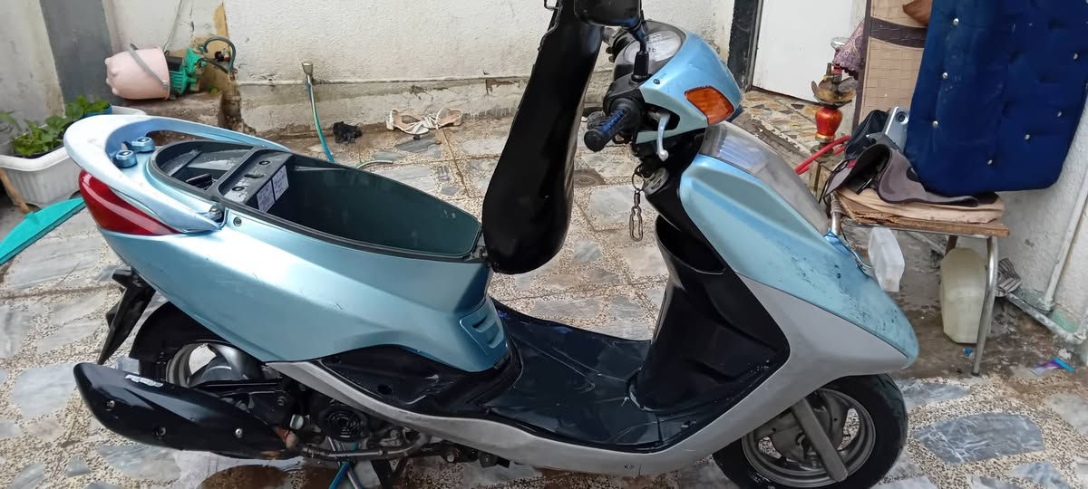 بريز نوزل  برغي مامفتوح بيها موديل ٢٠١١  كفاله عامه من كلشي كفرات ختم واحد دراجه بل جيس تراي وين ميعجبك السعر 800وبيه مجال ***********
