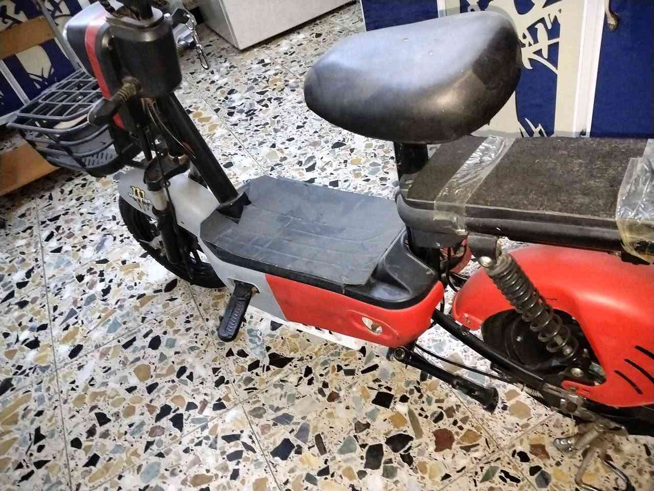 دراجه شحن جديده السرعة 60السعر160الف وبيهة مجال***********
