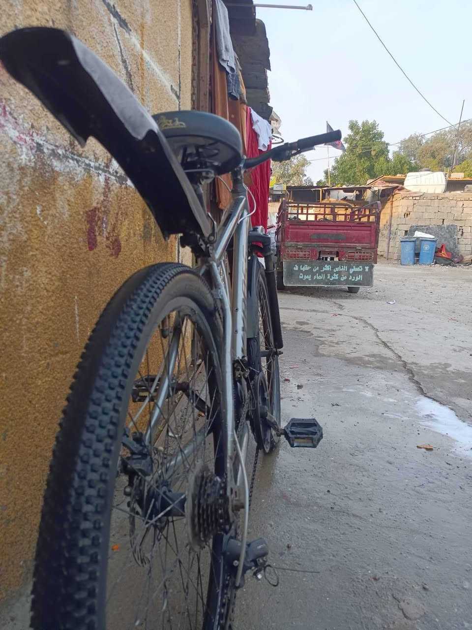 السلام عليكم بايسكل للبيع مستعجل على بيعته السعر 115وبي مجال بسيط حجم 5-27 عليه سستم شيمانو واسال عله سعره وشوف بيش ايبعونه نقصه(يدات كير أمامي خلفي ودسك امامي ) ابريك خلفي بل مكان والنضافه شوفت عينك مكاني بغداد الشعب رقم الهاتف *********** رجاً رجاً لمو شراي لا يراسل
