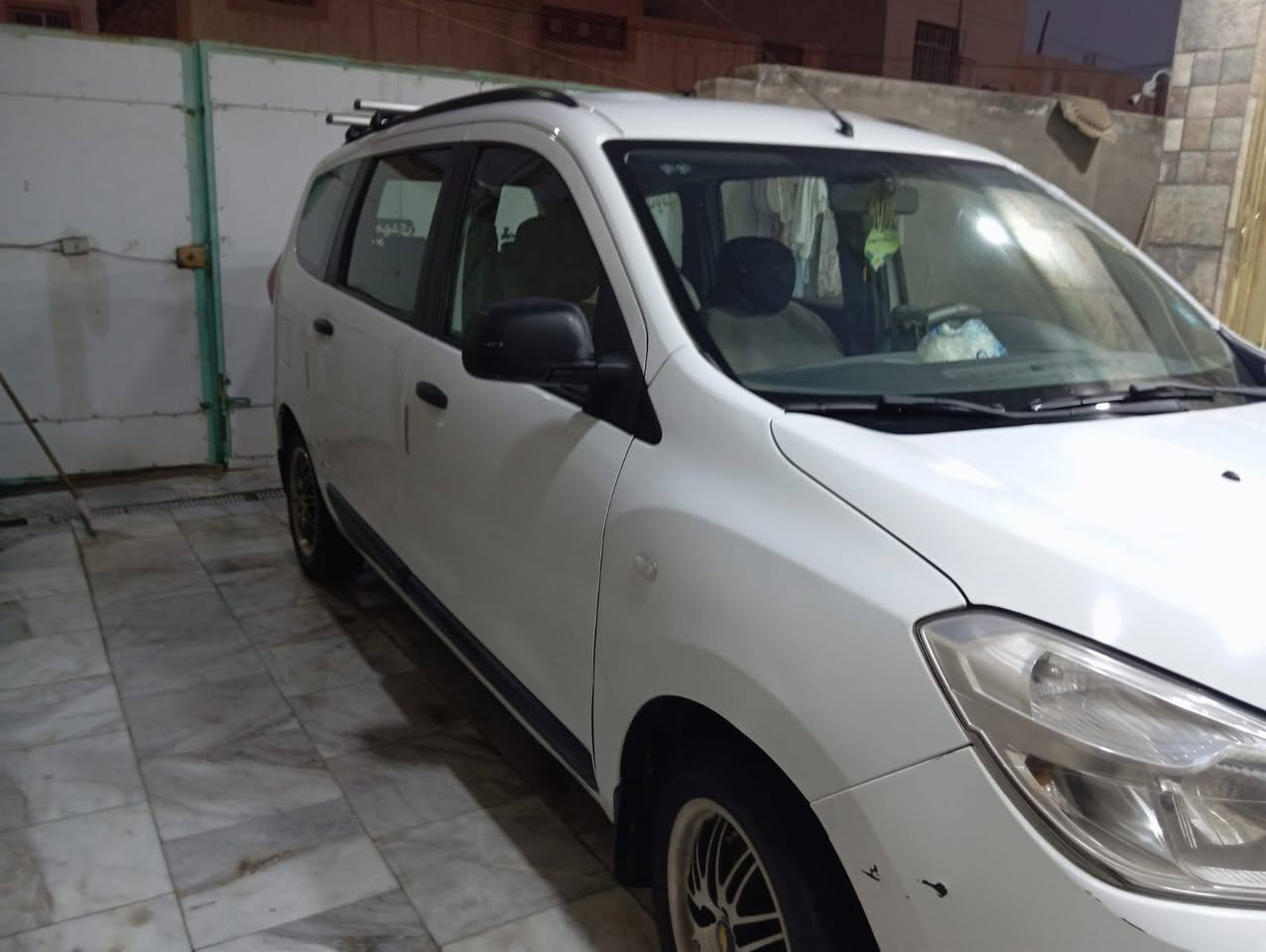 سلام عليكم رينو لودجي موديل 20 سيارة 7راكب مكانه بابل الحله للبيع سيارة بيهه بارد بالباب الي ورا صدر الباقي كفاله كير محرك كفاله تخم تاير جديد ويل كب جديد حداديه جديدة سيارة كاملة على اخر حبايه لايت زنون سيارة مطلوبه للمصرف باقي سنه وتصير حرة سعر 98وبيه مجال
للاستفسار اتصال فقط غير متواجد على الخاص
***********
